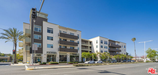 552 E Carson Street, Carson CA: https://media.crmls.org/mediaz/735f6bab-a523-4e47-82bc-6e0d44cf89bd.jpg