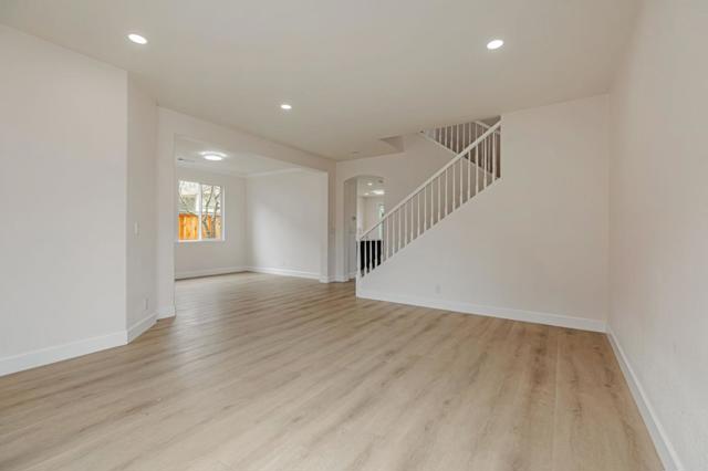 9135 Desiderio Way, Gilroy CA: https://media.crmls.org/mediaz/73610582-59bc-4d31-bed6-728fe1ebbd50.jpg