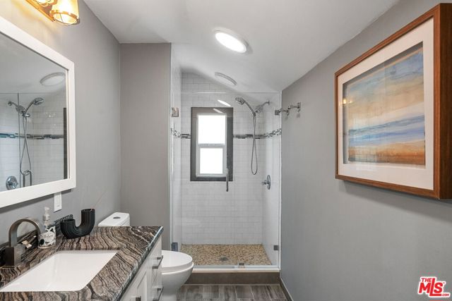 251 S Ardmore Avenue, Los Angeles CA: https://media.crmls.org/mediaz/736128d4-c4ba-4d3b-b506-281cc95399f9.jpg