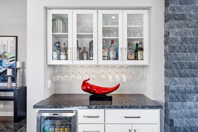 153 Desert Falls E Drive, Palm Desert CA: https://media.crmls.org/mediaz/7362909d-acf4-4560-bd3f-e26369b31eab.jpg