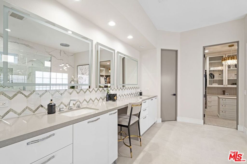 MLS #25619353 image #24