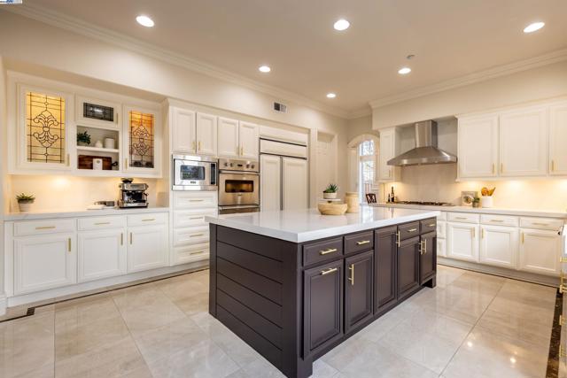 2522 Wood Hollow Dr, Livermore CA: https://media.crmls.org/mediaz/73642745-c8e5-47de-9596-472d545188f0.jpg