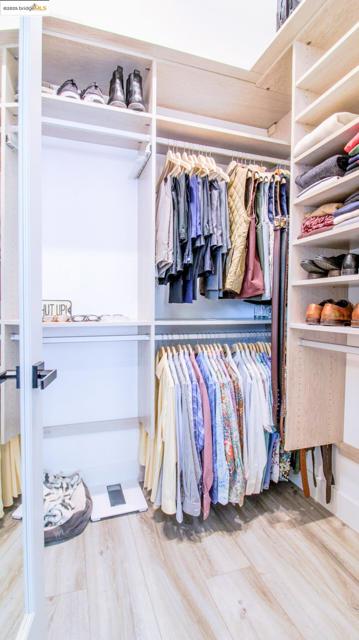 881 Inverness Ln, Brentwood CA: https://media.crmls.org/mediaz/7364a320-bf1f-41fc-a53a-72373acbb9d2.jpg