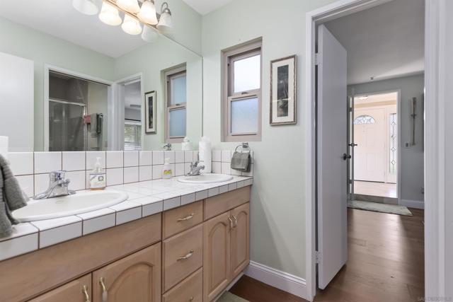 4044 Via del Conquistador, San Diego CA: https://media.crmls.org/mediaz/736548b7-2bdd-4e86-9be2-0781957bbaef.jpg