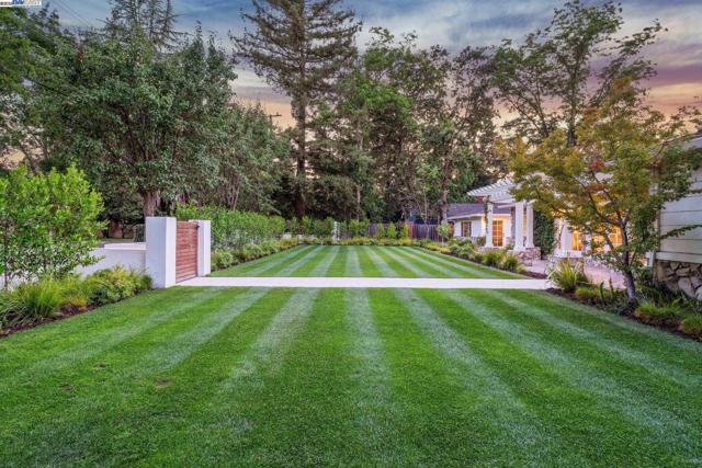 55 Cora Ct, Walnut Creek CA: https://media.crmls.org/mediaz/73657726-1184-4845-a2cf-eb6cd9f078f1.jpg