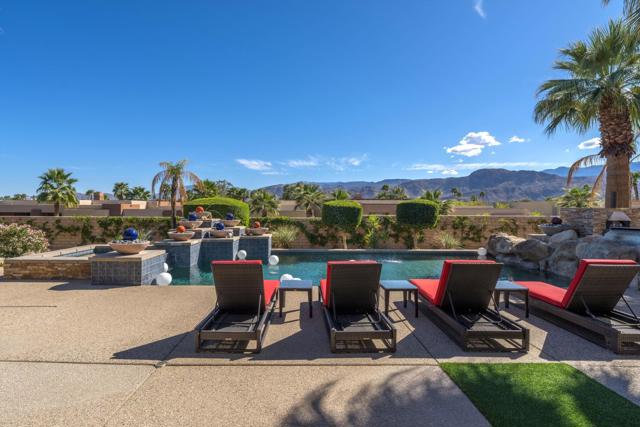 8 Ledgestone Lane, Rancho Mirage CA: https://media.crmls.org/mediaz/7365ecfb-76a5-405b-ba4c-f17716034993.jpg