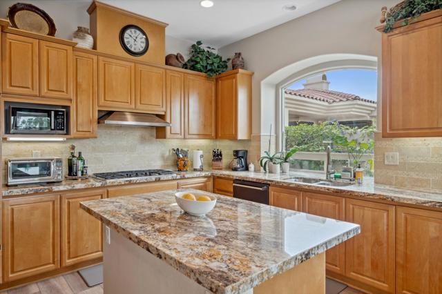 55208 Big, La Quinta CA: https://media.crmls.org/mediaz/736653b4-5c09-4a16-b2dd-d57d2dd5991a.jpg