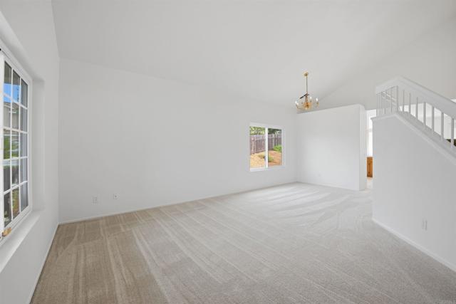 Detail Gallery Image 9 of 32 For 1247 Sunglow, Oceanside,  CA 92057 - 5 Beds | 3 Baths