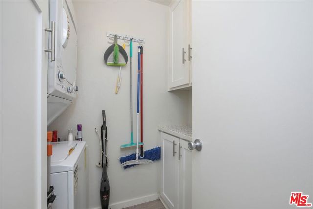 8675 Falmouth Avenue, Playa del Rey CA: https://media.crmls.org/mediaz/7366ce9f-385a-41fb-b2d6-e92a3c8e0c89.jpg