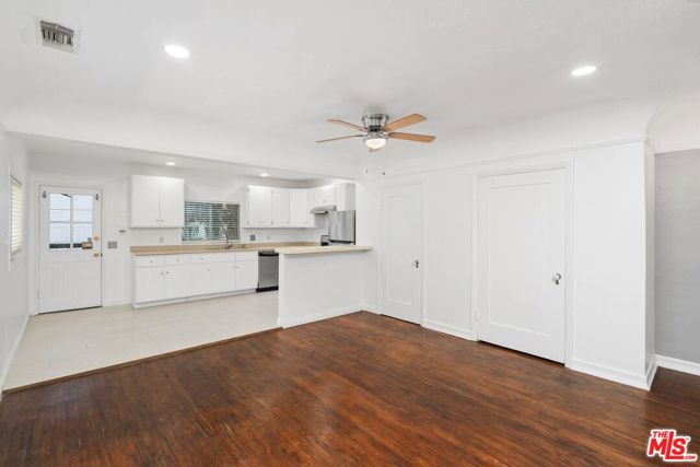 934 N La Jolla Avenue, West Hollywood CA: https://media.crmls.org/mediaz/736799e7-ce01-470f-a85e-ae3df50008fc.jpg