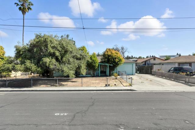2992 Humbolt Avenue, Santa Clara CA: https://media.crmls.org/mediaz/73679c5f-ea23-4007-a39a-d0cffba463d2.jpg