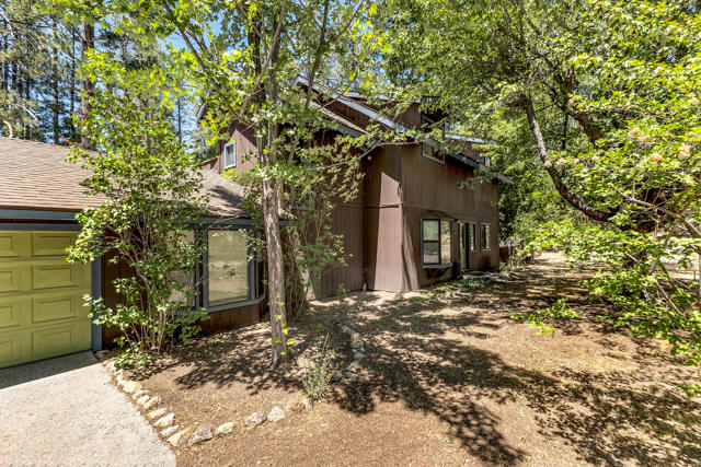 53340 Idyllbrook Drive, Idyllwild CA: https://media.crmls.org/mediaz/736863a3-e4dd-41c8-b547-cd761f0cdc15.jpg