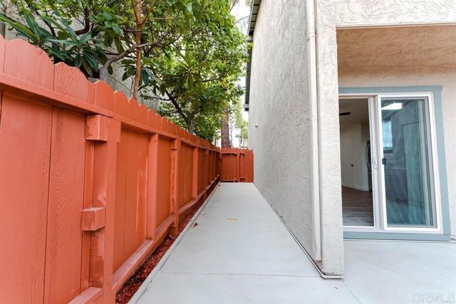 Image 15 of 20 For 1119 Decker St  E