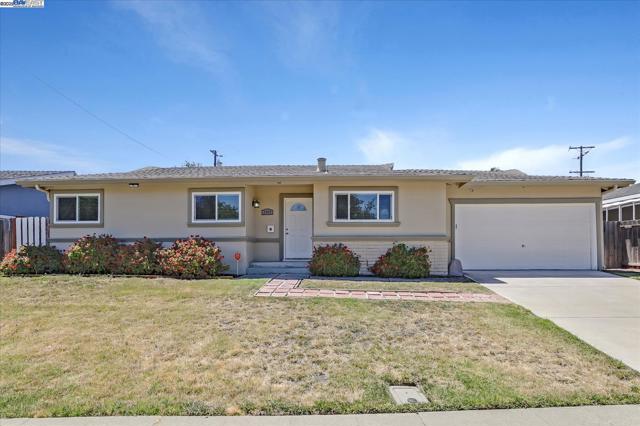 7942 Vomac Rd, Dublin CA: https://media.crmls.org/mediaz/7368e23e-6558-4ffb-a84d-5d933285d0d9.jpg