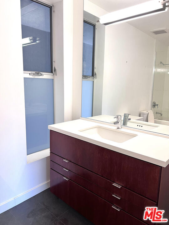 1200 N Sweetzer Avenue, West Hollywood CA: https://media.crmls.org/mediaz/7368f89e-9a65-401a-a516-4a5eaa5a1433.jpg