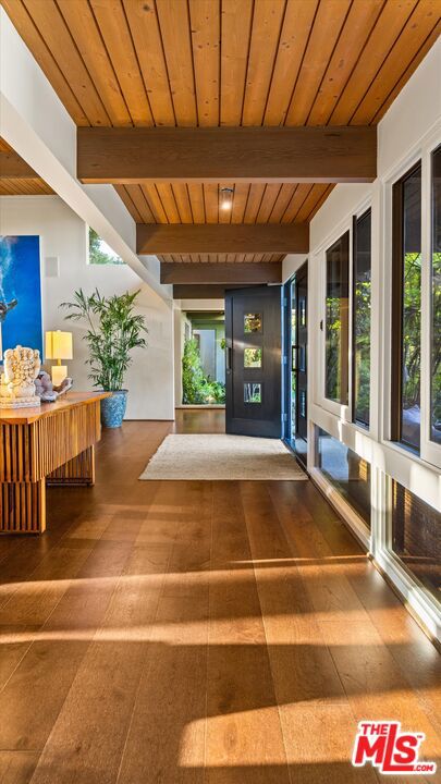 655 Oak Springs Lane, Santa Barbara CA: https://media.crmls.org/mediaz/73697859-5c6a-4284-9fca-ee2be7e9eae8.jpg