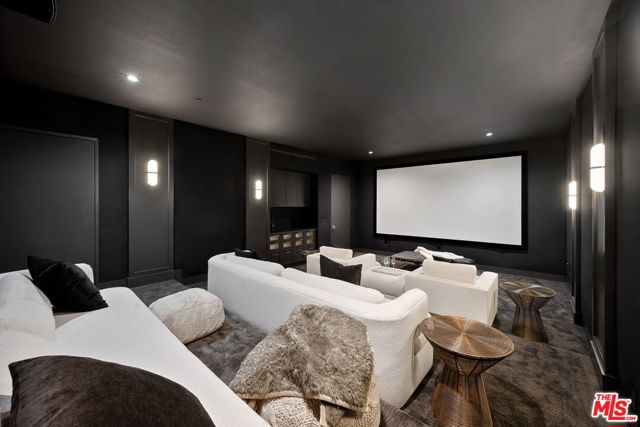 10444 Charing Cross Road, Los Angeles CA: https://media.crmls.org/mediaz/7369b758-bcdf-4a6b-af29-3403cb6c62c9.jpg
