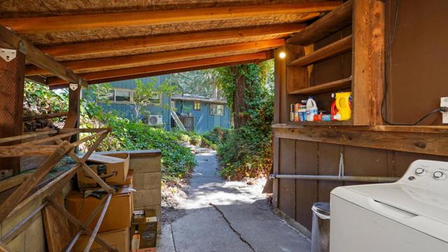 526 Lower Locksley Road, Boulder Creek CA: https://media.crmls.org/mediaz/736bca01-9972-4d0e-8524-c8ea13a45030.jpg
