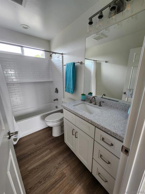 Unit 1 - Upstairs bathroom
