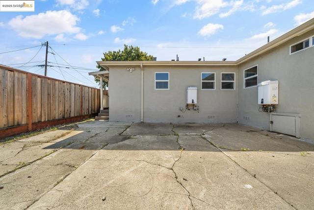 96 Highway Avenue, Bay Point CA: https://media.crmls.org/mediaz/736cfc88-519c-4125-a39f-db7011b6ed24.jpg