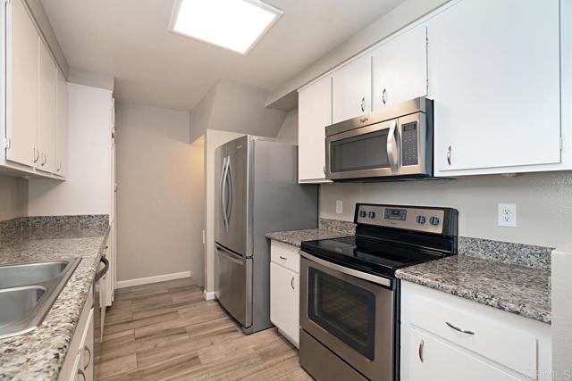 Detail Gallery Image 14 of 46 For 8448 via Sonoma #100,  La Jolla,  CA 92037 - 2 Beds | 1/1 Baths