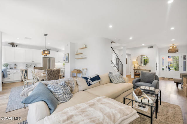 1847 Fox Springs Circle, Newbury Park CA: https://media.crmls.org/mediaz/736d0b96-892d-4806-9583-20276fc63f40.jpg