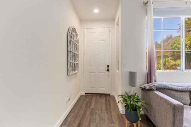 Detail Gallery Image 6 of 51 For 888 Arvita Ct, Oceanside,  CA 92057 - 3 Beds | 2 Baths