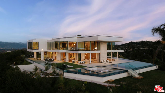 Details for 16187 Royal Oak Road, Encino, CA 91436