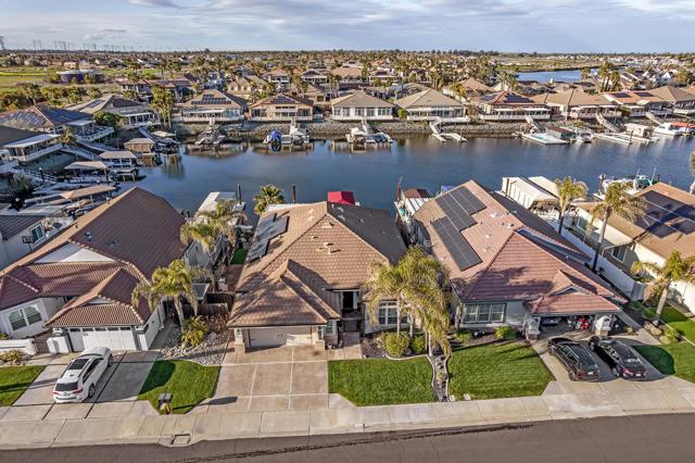 4101 Beacon Place, Discovery Bay CA: https://media.crmls.org/mediaz/736f5908-0a68-4563-a335-af4e8ef4af5a.jpg