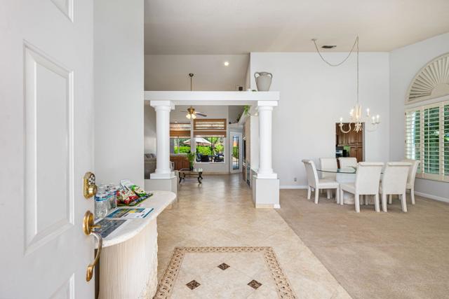 Image 7 of 50 For 370 Links Drive