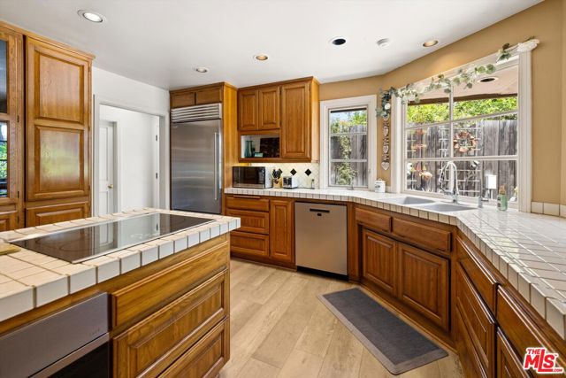 5441 Toltec Drive, Santa Barbara CA: https://media.crmls.org/mediaz/736faf34-5172-4cb6-a053-af8871c9dcc4.jpg