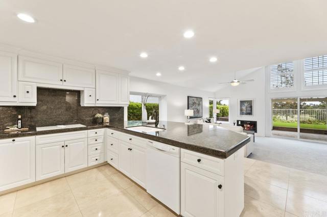 1219 Countrywood Lane, Vista CA: https://media.crmls.org/mediaz/736fe005-9cf1-4e26-9b73-6f0afb94daf8.jpg