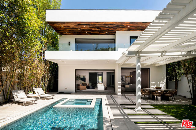 833 N Cherokee Avenue, Los Angeles CA: https://media.crmls.org/mediaz/7370e374-893d-4f94-bec8-3be96190003e.jpg