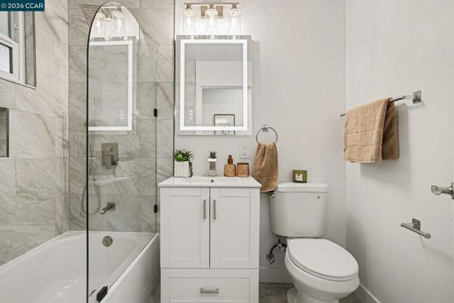 Image 17 of 29 For 2579 Montgomery Ave