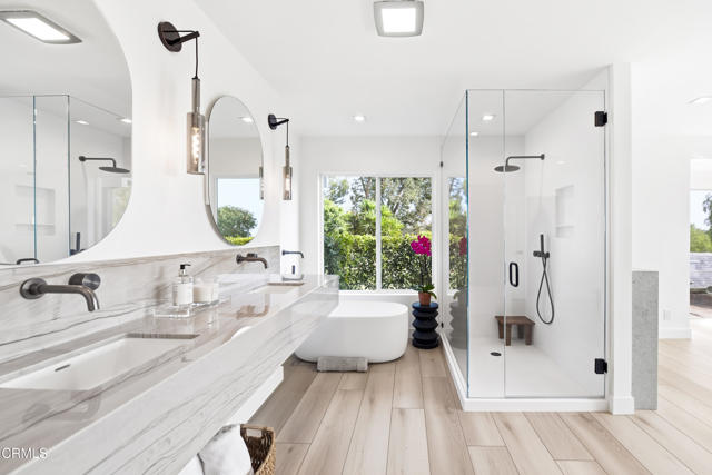 34 Vientos Road, Camarillo CA: https://media.crmls.org/mediaz/73712a6a-4965-4589-a2d0-127be046d166.jpg