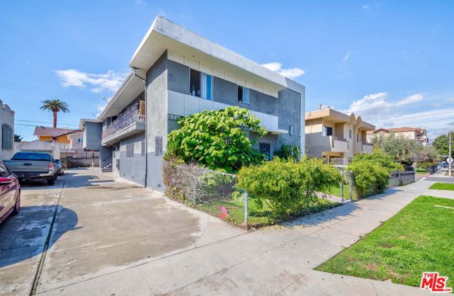 947 St Andrews Place, Los Angeles, California 90019, ,Multi-Family,For Sale,St Andrews,24367099