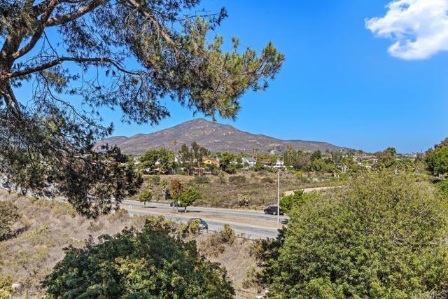 5712 Baltimore Drive, La Mesa CA: https://media.crmls.org/mediaz/73713bda-95b6-441c-b263-7bbec975b731.jpg