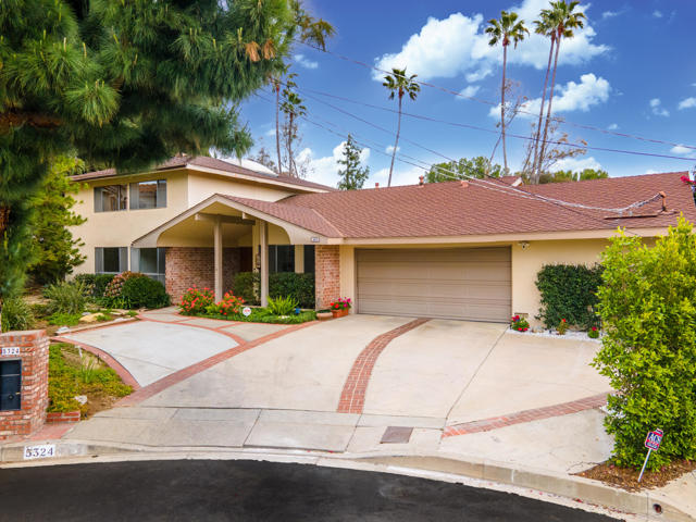 5324 Felice Place, Woodland Hills CA: https://media.crmls.org/mediaz/7371a726-e467-494a-beae-a88a09b7139b.jpg