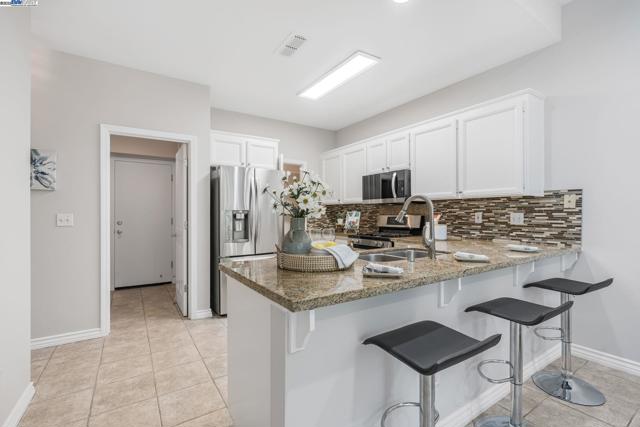 4119 Veneto Ct, Pleasanton CA: https://media.crmls.org/mediaz/7371f49d-6628-4321-943e-67f6dc15ddf3.jpg