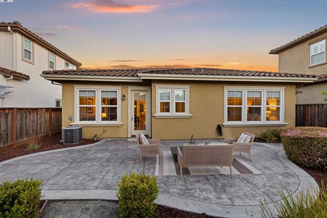 2715 Palatino Ct, Dublin CA: https://media.crmls.org/mediaz/7372eeee-2026-42b3-8c86-f337087a61f6.jpg