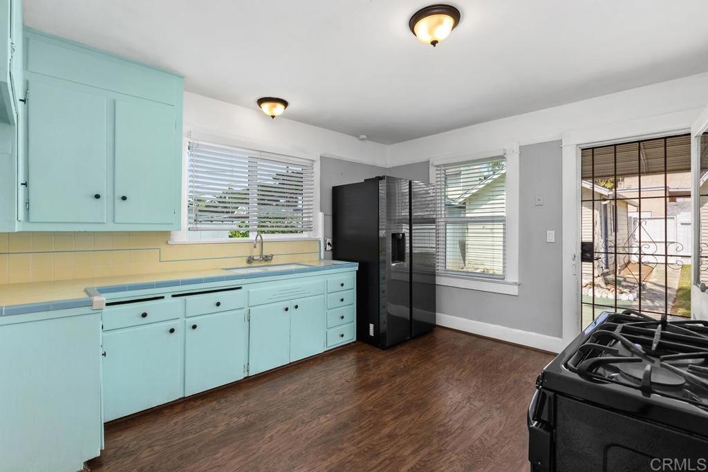 714 Ditmar Street - photo 16