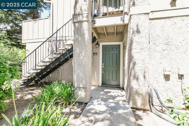 1255 Lakeview Cir, Pittsburg CA: https://media.crmls.org/mediaz/7373c622-f7f1-46f5-b87c-b50dbe2a0a00.jpg