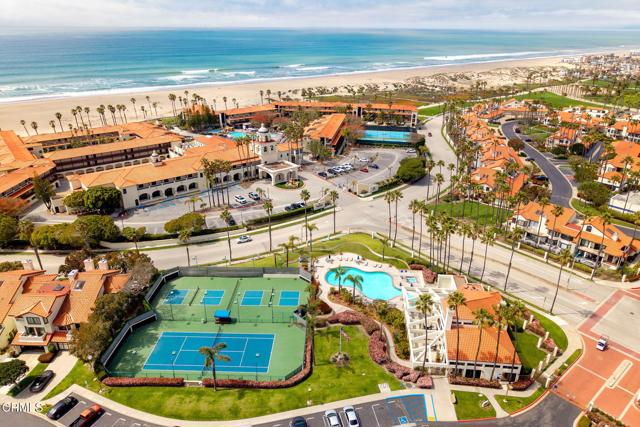 2206 Martinique Lane, Oxnard CA: https://media.crmls.org/mediaz/73747a6e-9ee4-4b71-a4b5-596bfc7f3103.jpg