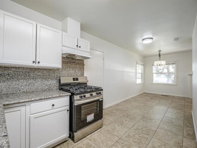 1233 Monroe Street, Salinas CA: https://media.crmls.org/mediaz/7374ffdd-fa00-4581-8f1f-c6b6b2106f24.jpg