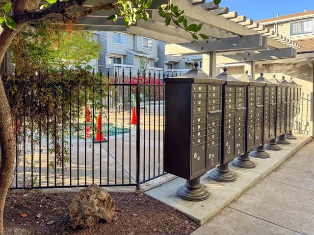 6923 Chantel Court, San Jose CA: https://media.crmls.org/mediaz/73757536-ccfd-451c-bf50-b744a7237a66.jpg