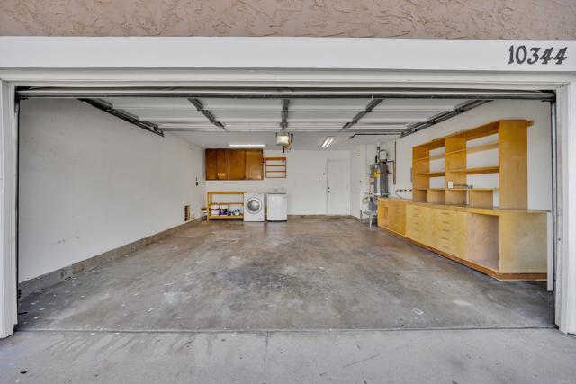 Home for Sale in Lakeside