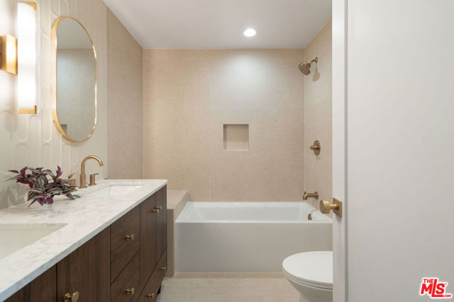 4405 Springdale Drive, Los Angeles CA: https://media.crmls.org/mediaz/7375b155-063f-4440-b1d3-3e489cedd3a5.jpg