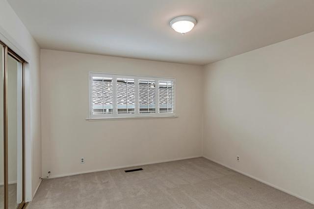 712 Foothill Drive, San Mateo CA: https://media.crmls.org/mediaz/73768d9b-d81f-4124-a492-4124d7036224.jpg