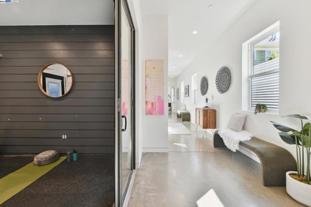 Image 45 of 51 For 730 Henry Street
