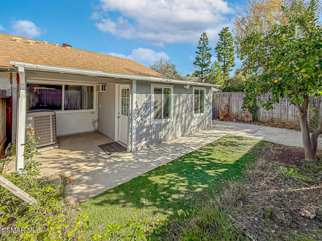 2098 Covington Avenue, Simi Valley CA: https://media.crmls.org/mediaz/7376fa97-8031-4840-94d7-87adad530597.jpg